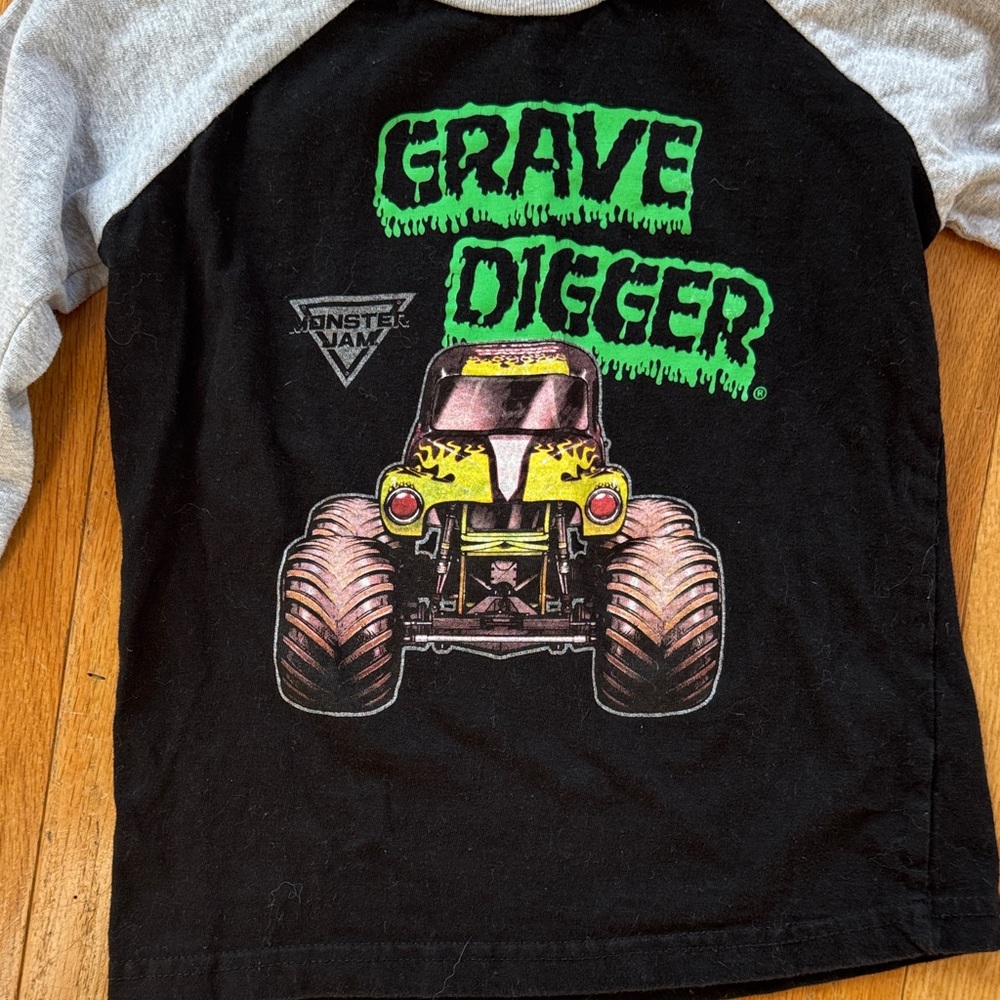 Grave Digger Kids' Black and Gray Long Sleeve Shirt size 5T - Picture 3 of 6